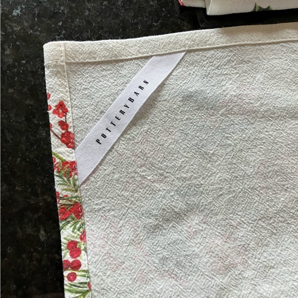 New Pottery Barn Holly Berry Tea Towels - Set of 2, Christmas, Winter, Holiday - Picture 11 of 15